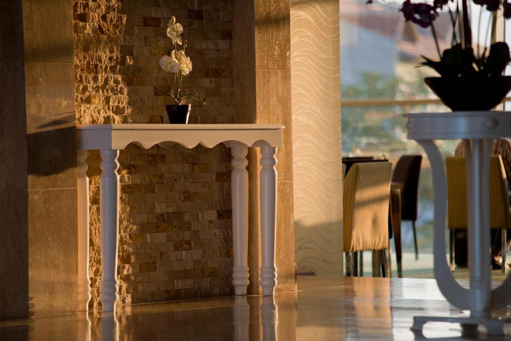 North Point Hotel Денизли Екстериор снимка